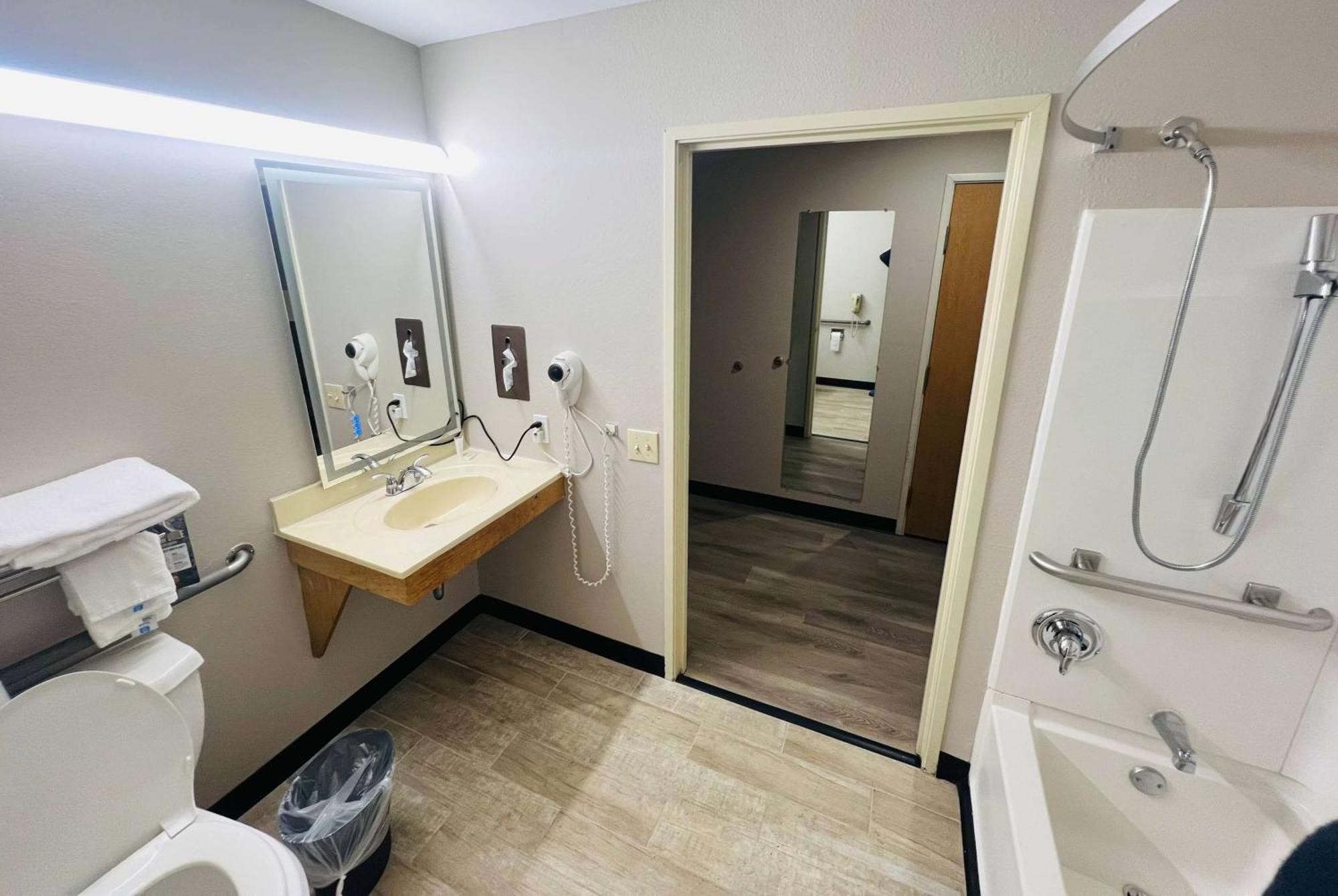 Super 8 By Wyndham Pittsburgh/Monroeville Εξωτερικό φωτογραφία